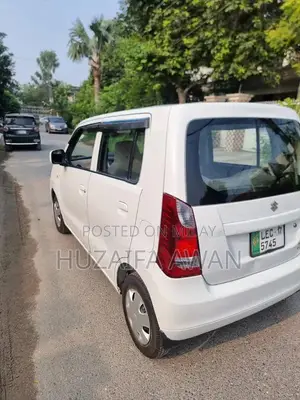 Photo - Suzuki Wagon R 2017 Compact Hatchback