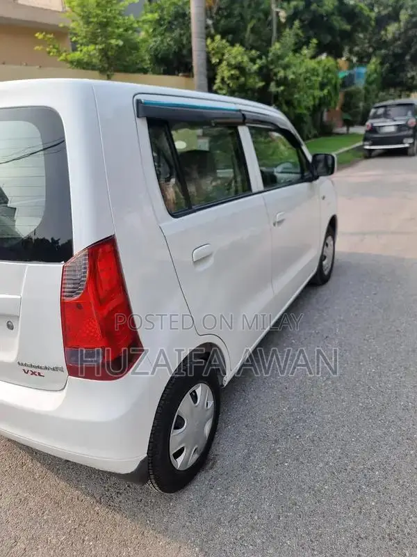 Suzuki Wagon R 2017 Compact Hatchback