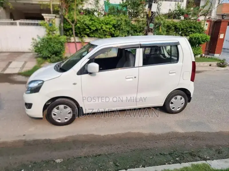 Suzuki Wagon R 2017 Compact Hatchback