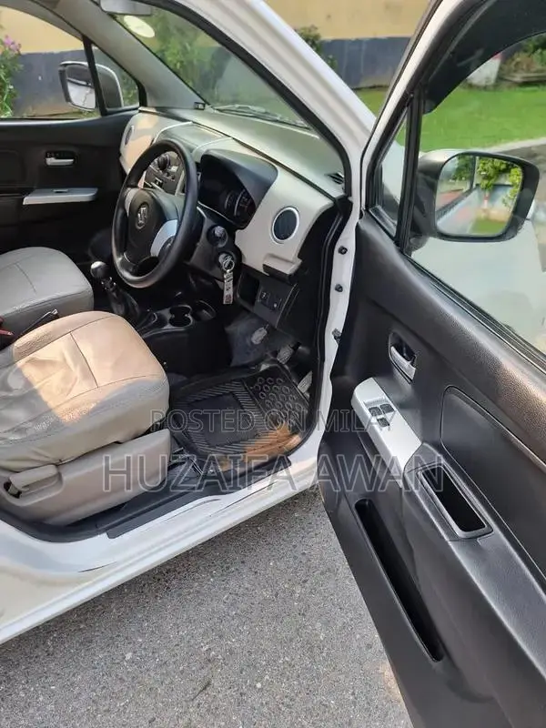 Suzuki Wagon R 2017 Compact Hatchback