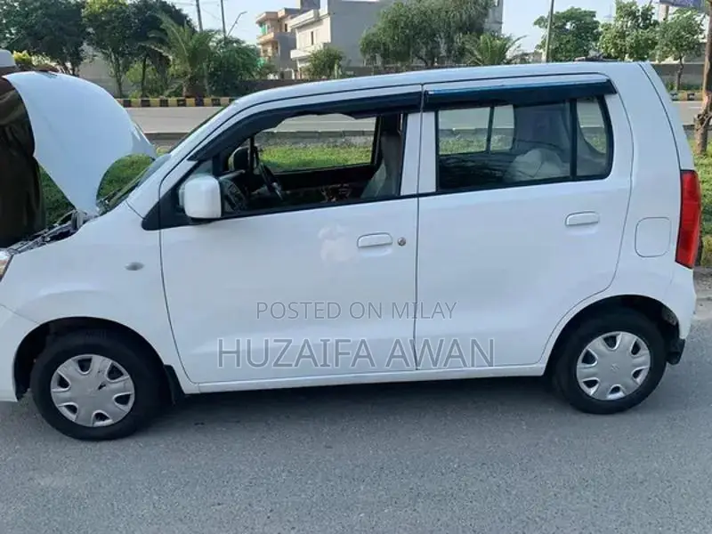 Suzuki Wagon R 2017 Compact Hatchback