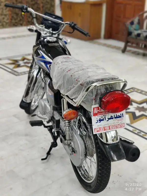 CG 125 Motorcycle - Low Mileage Unregistered Black Bike