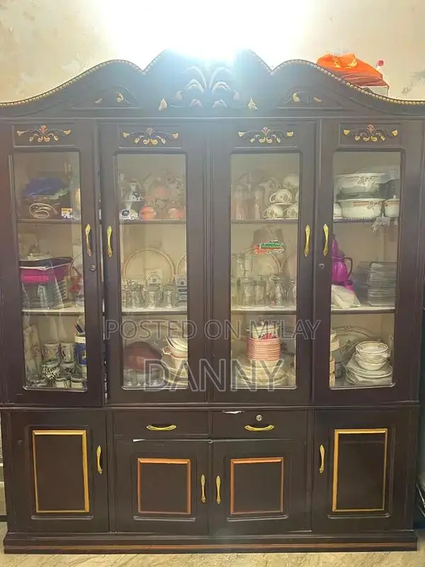 Wooden Showcase Display Cabinet for Home or Office