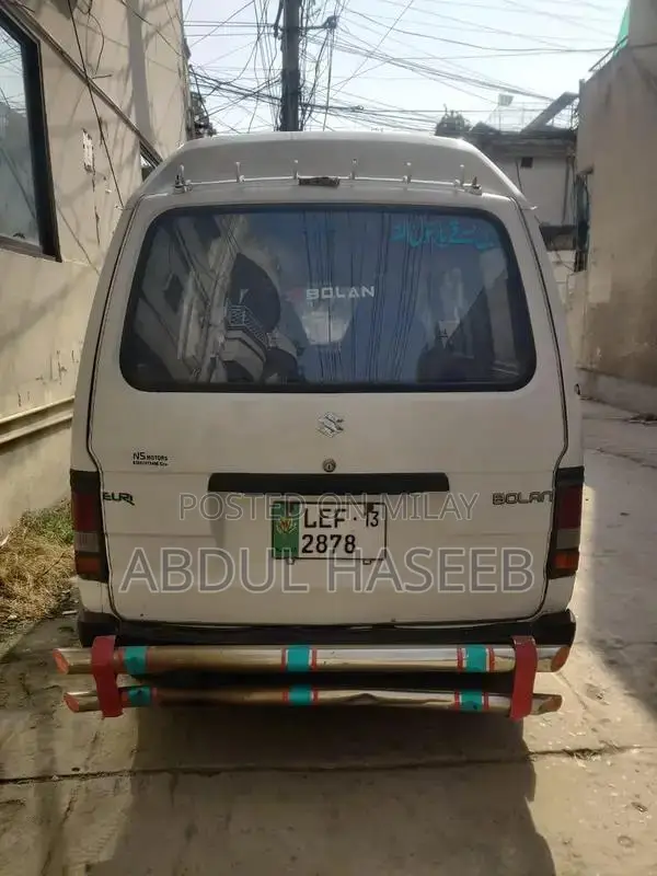 Suzuki Bolan 2013 White Compact Hatchback