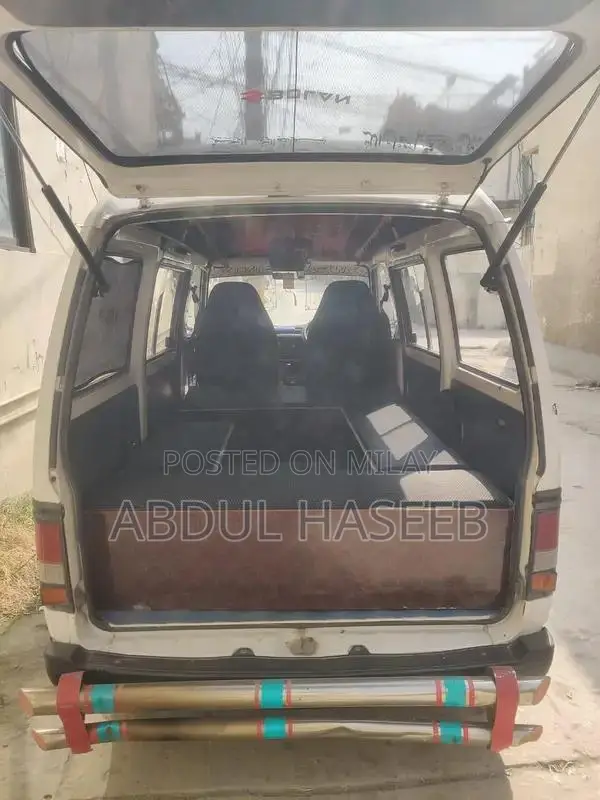 Suzuki Bolan 2013 White Compact Hatchback