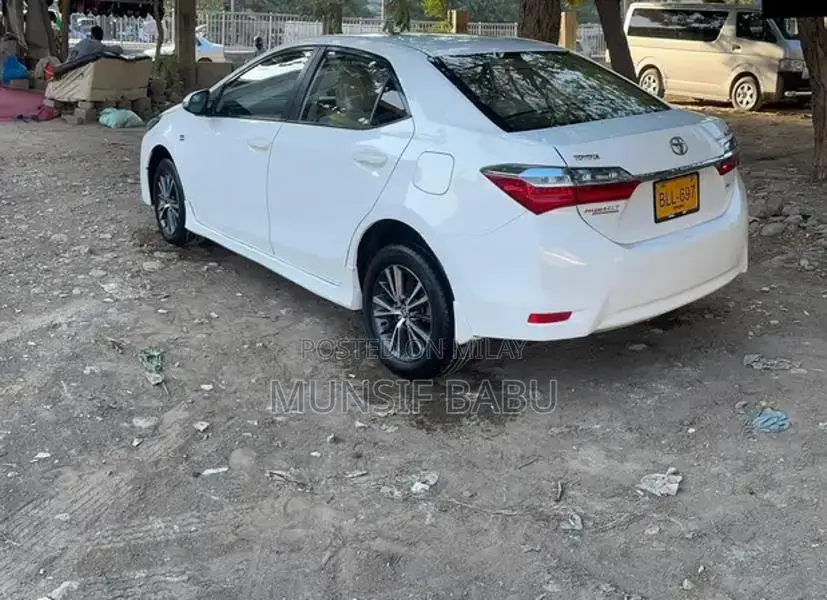 Corolla Altis