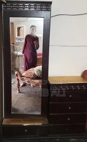 Dressing Table (like new)