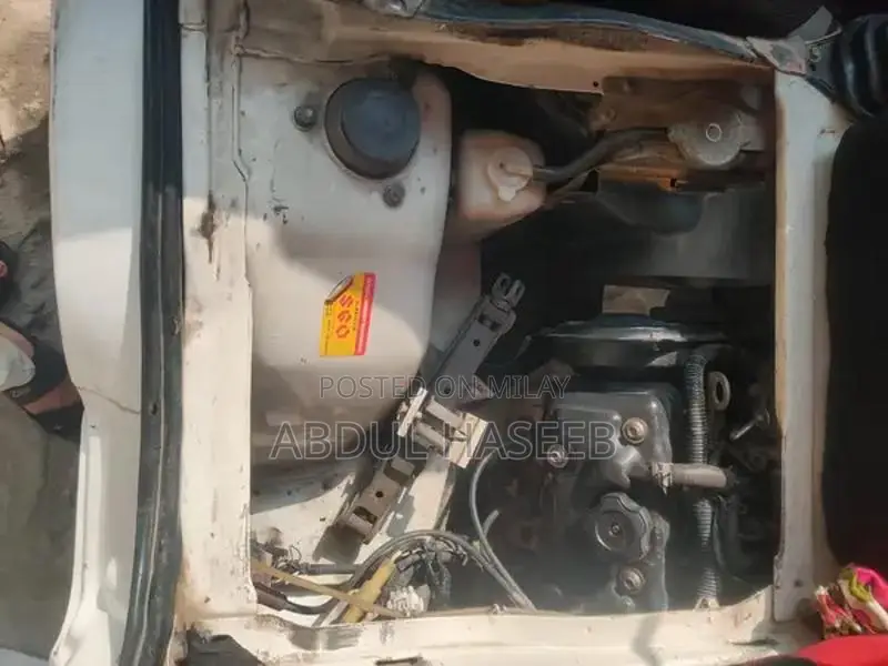 Suzuki Bolan 2013 White Compact Hatchback