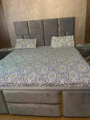 Photo - Grey Bed in Excellent Condition
