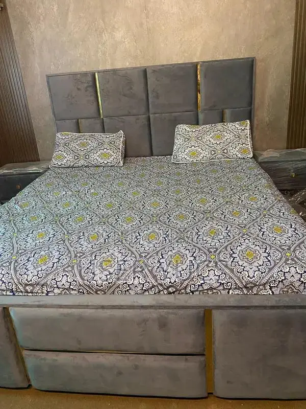 Grey Bed in Excellent Condition