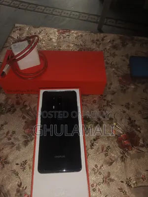 Photo - OnePlus 8 Pro 256 GB Black