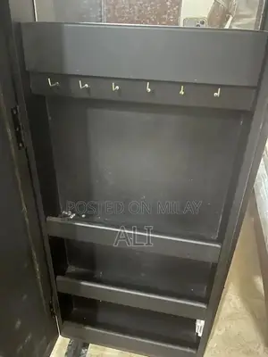 Photo - Standing mirrors