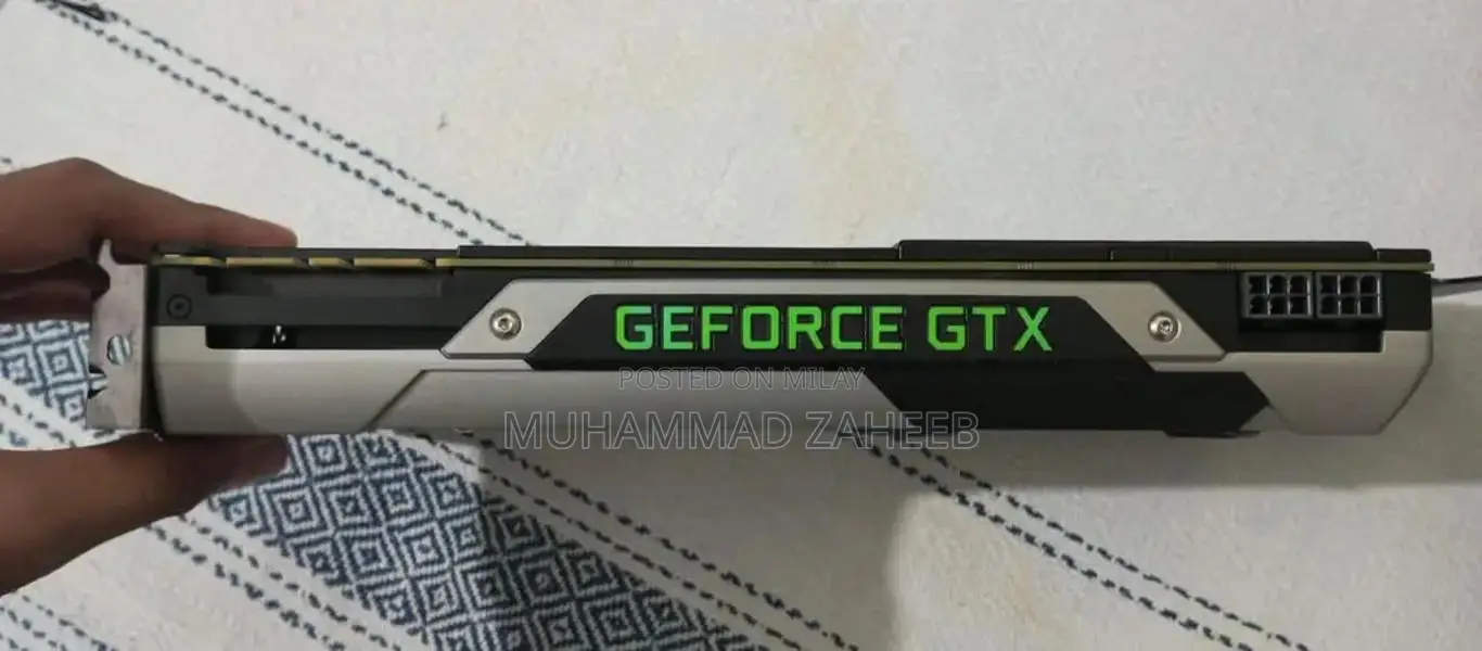 GTX 980 Founders Edition  ( 4GB GDDR5 )