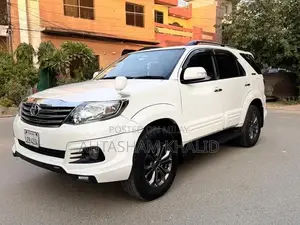 Fortuner TRD Sportivo 4*4 Petrol