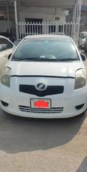 Photo - vitz 2006/2010 two piece touchings