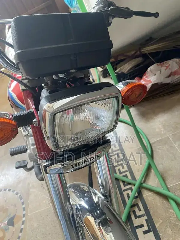 Honda CG125 Motorcycle 2024 Model - Low Mileage, Excellent Condition