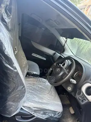 Toyota Vitz 2013 Pearl Black Low Mileage Hatchback