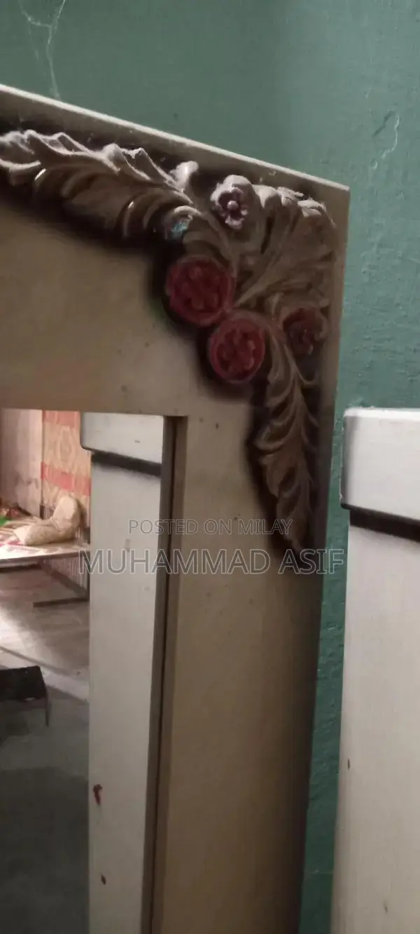 10by 9 kadesan hy  darasing table sokas 1,5000  price hy ok