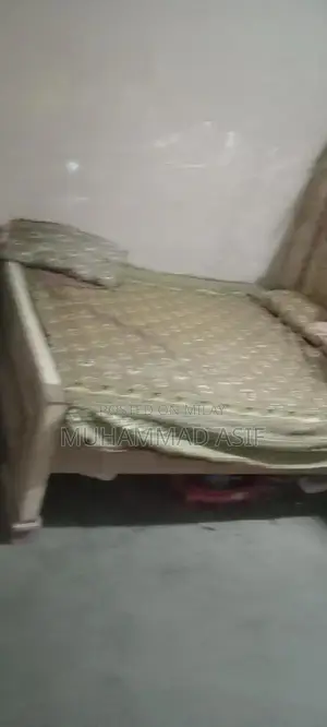 10by 9 kadesan hy  darasing table sokas 1,5000  price hy ok