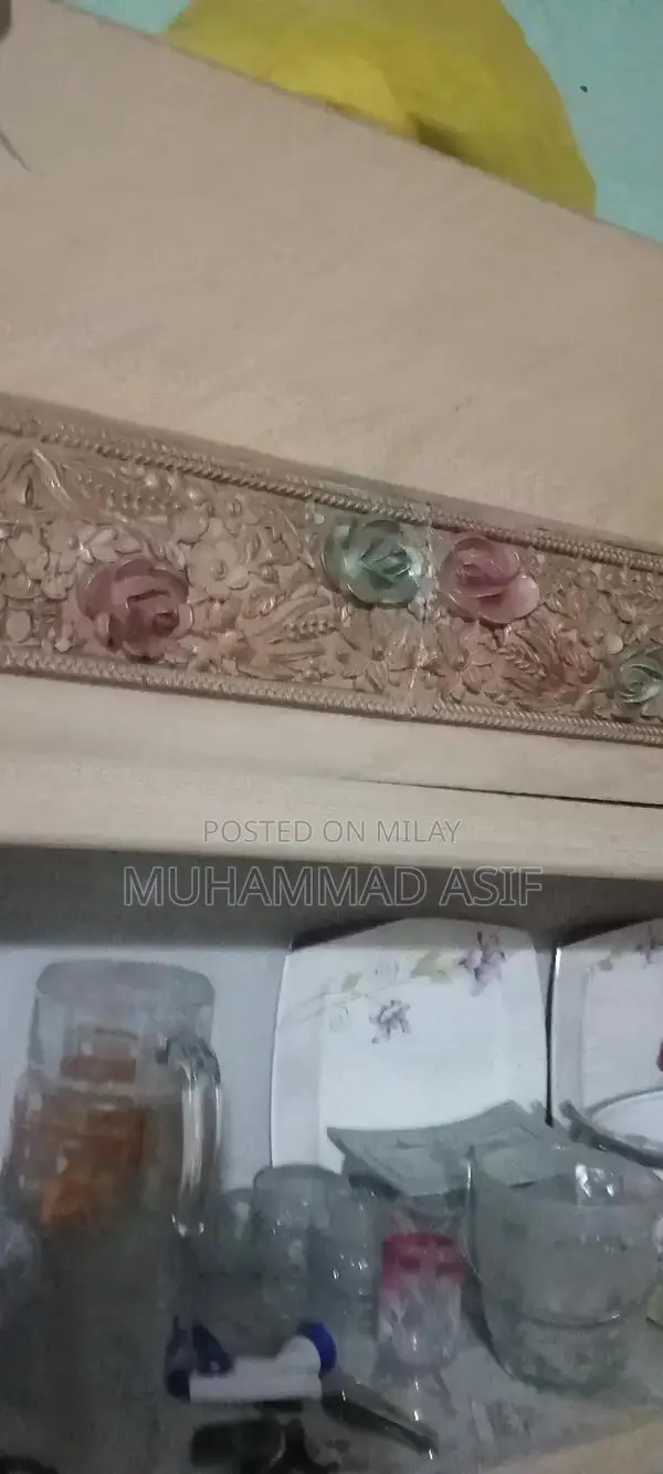 10by 9 kadesan hy  darasing table sokas 1,5000  price hy ok