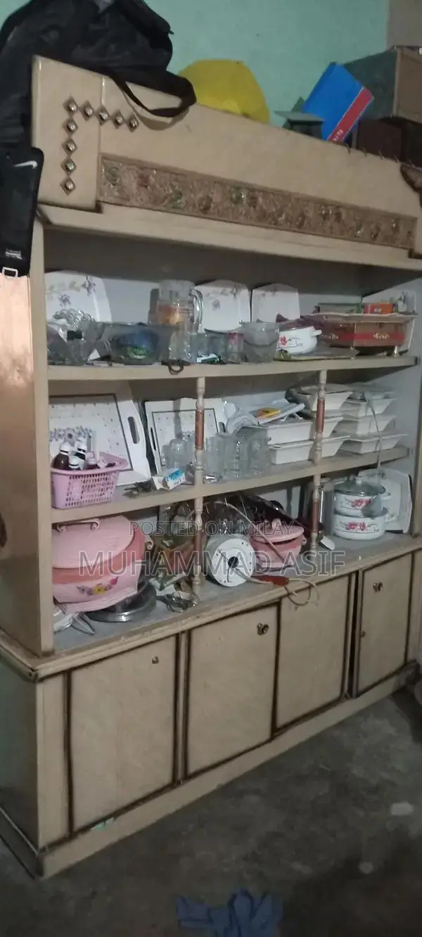 10by 9 kadesan hy  darasing table sokas 1,5000  price hy ok