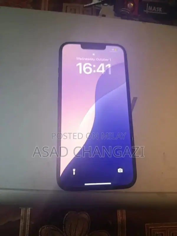 Apple iPhone 13 128GB Excellent Condition Smartphone