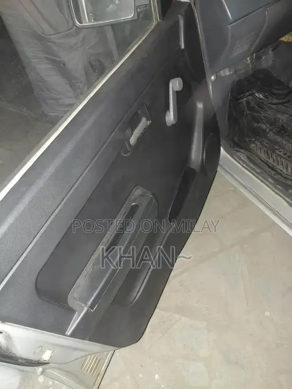 Suzuki Mehran VX Silver Sedan