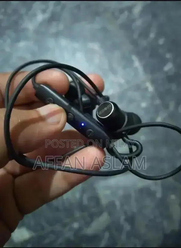 Slim Wireless Fitness Earbuds with Tracking Features