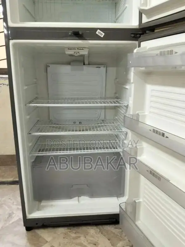 Dawlance Medium Size Refrigerator - Efficient Cooling Solution