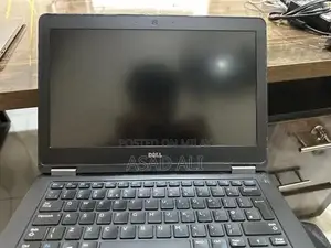 Photo - Dell Latitude E5270 Business Laptop Core i5 6th Gen