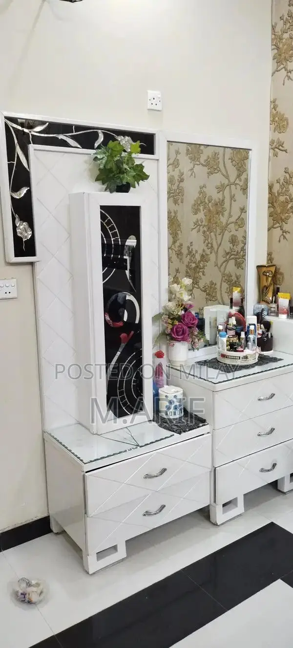 Complete Bedroom Furniture Set with Bed, Side Tables, and Dresser