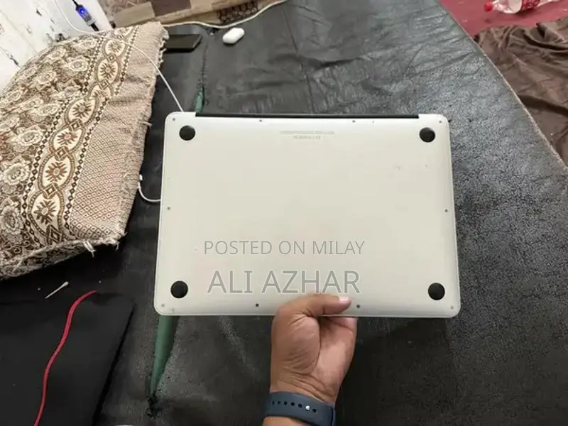 Apple MacBook Air Mid-2014 Ultraportable Laptop