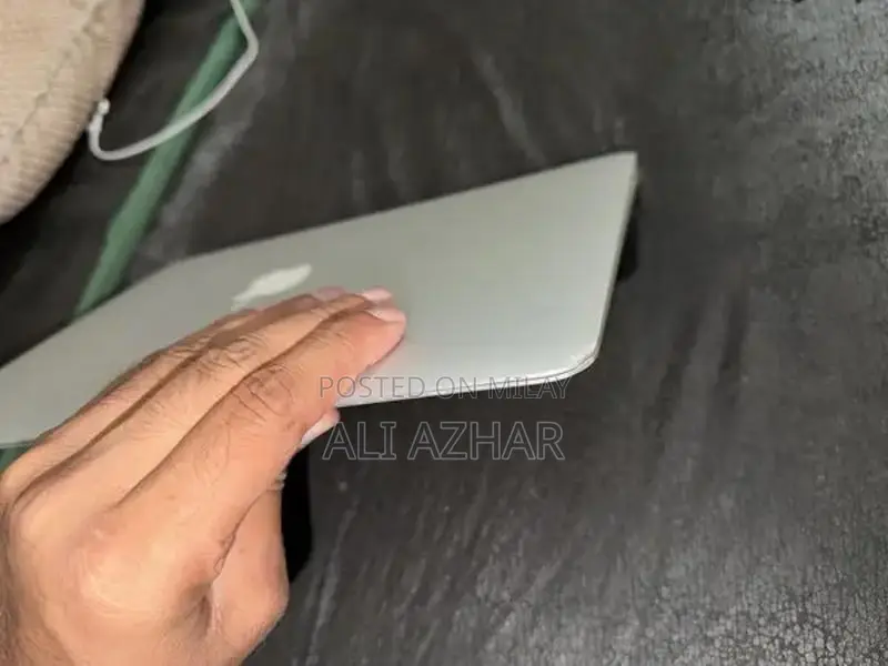 Apple MacBook Air Mid-2014 Ultraportable Laptop