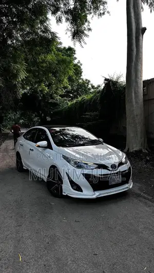 Photo - Toyota Yaris Ativ X 1.5 Full Option Sedan