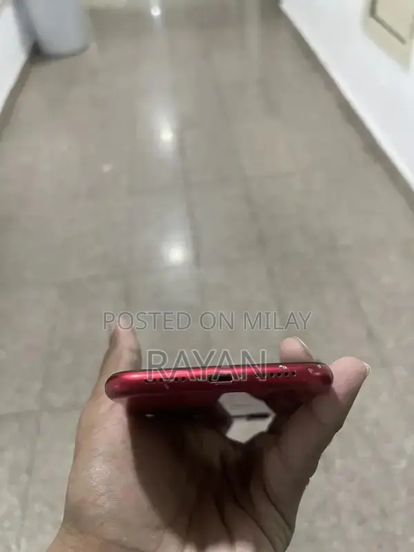 Apple iPhone 11 64GB Smartphone in Red - Excellent Condition