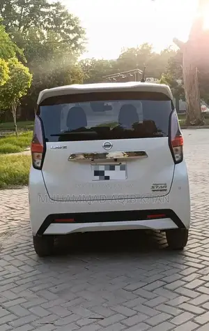 Nissan DayZ Highway Star Compact Crossover SUV