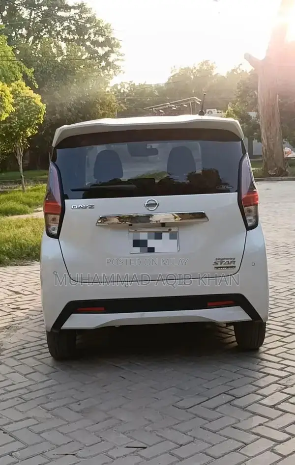 Nissan DayZ Highway Star Compact Crossover SUV