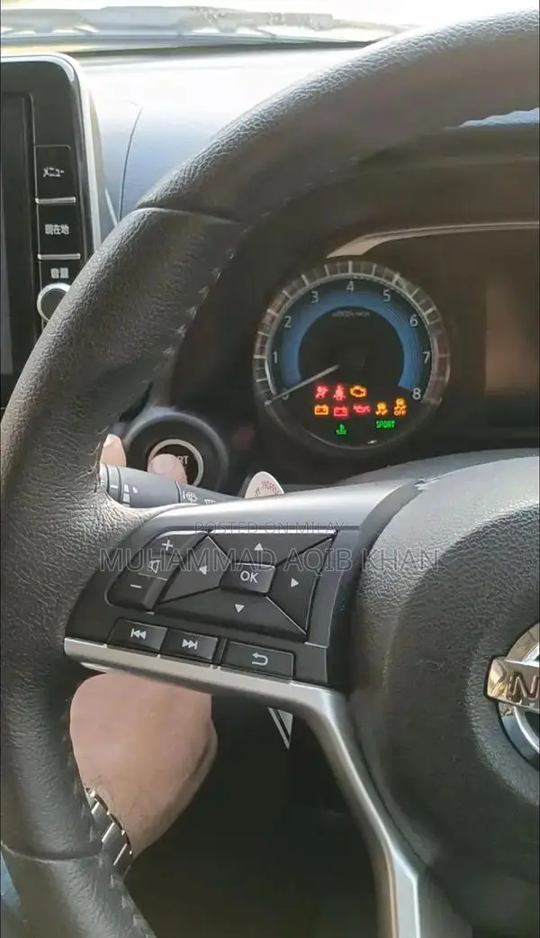 Nissan DayZ Highway Star Compact Crossover SUV