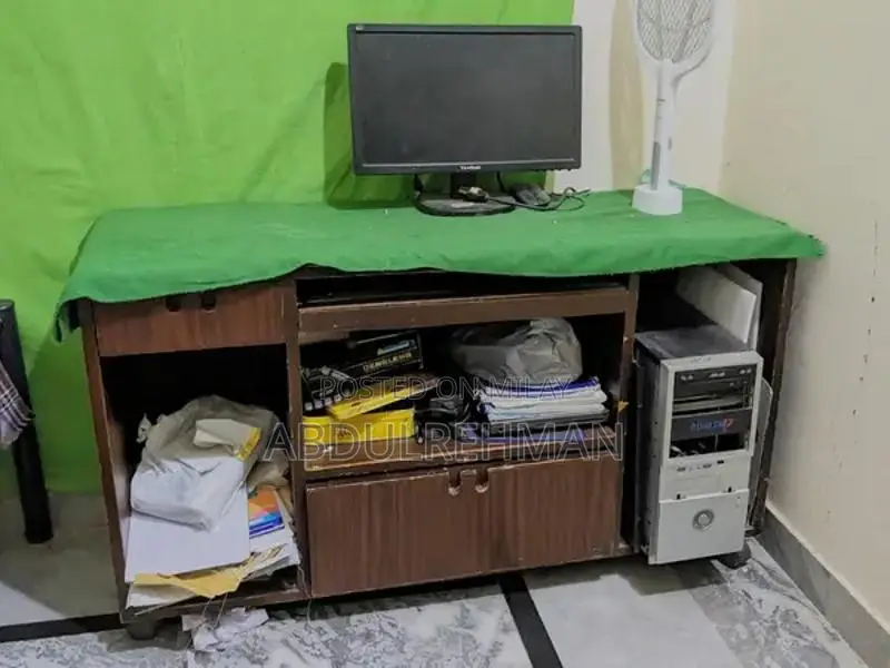 Hardboard Computer Table with 4' x 2.2' Workspace