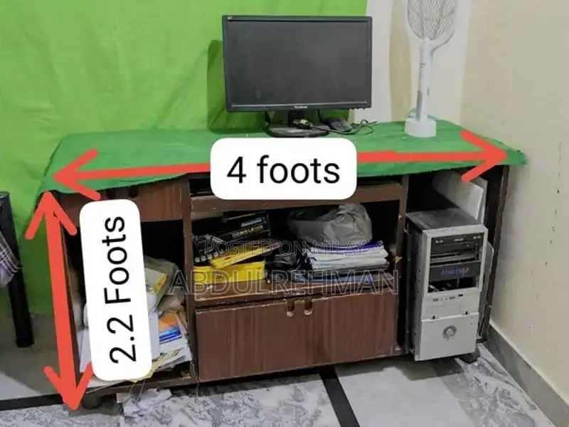 Hardboard Computer Table with 4' x 2.2' Workspace