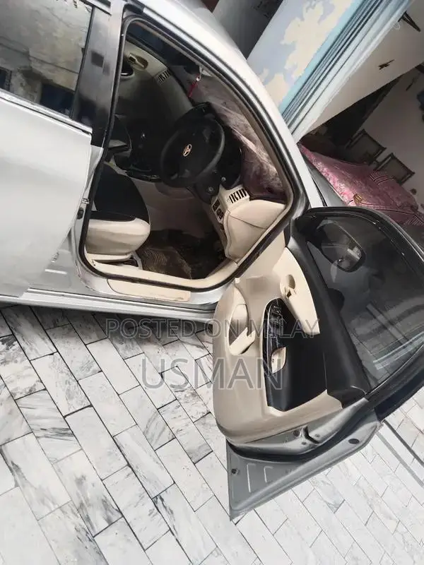 Toyota Corolla Gli Sedan Sedan 2012 Excellent Condition