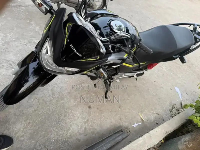 Honda CB 150 Motorcycle - Showroom Fresh Sport Bike