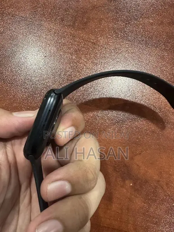 Apple Watch SE 44mm - Lightweight Smartwatch with Fitness Tracking