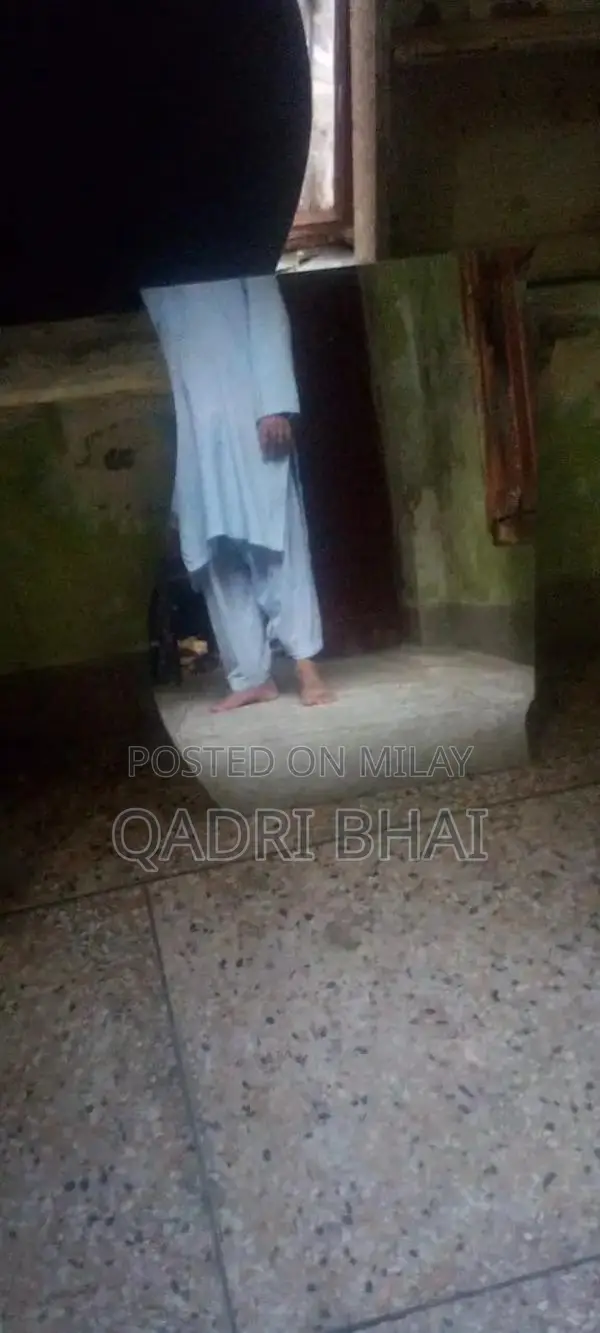 Professional Hair Salon Wall-Mounted Styling Mirror