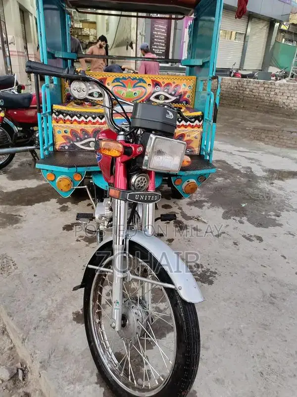 Used Rickshaw for Sale - Perfect Condition Urban Transportation