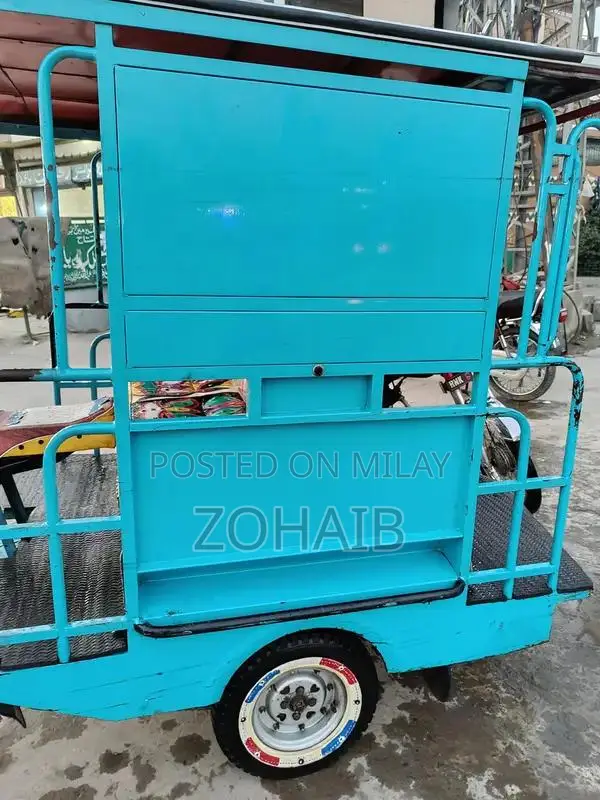 Used Rickshaw for Sale - Perfect Condition Urban Transportation
