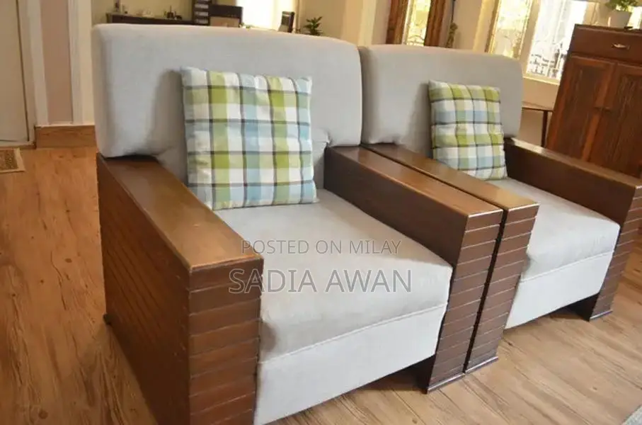 Comfortable 5-Seater Sofa - Gently Used Living Room Furniture