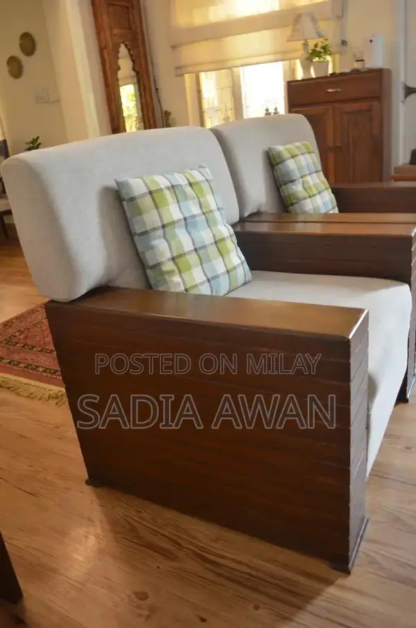 Comfortable 5-Seater Sofa - Gently Used Living Room Furniture