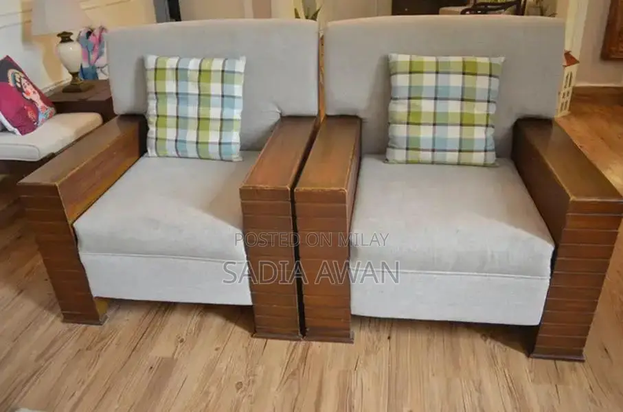 Comfortable 5-Seater Sofa - Gently Used Living Room Furniture