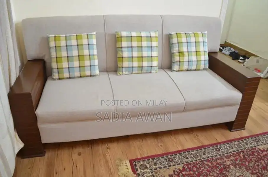 Comfortable 5-Seater Sofa - Gently Used Living Room Furniture